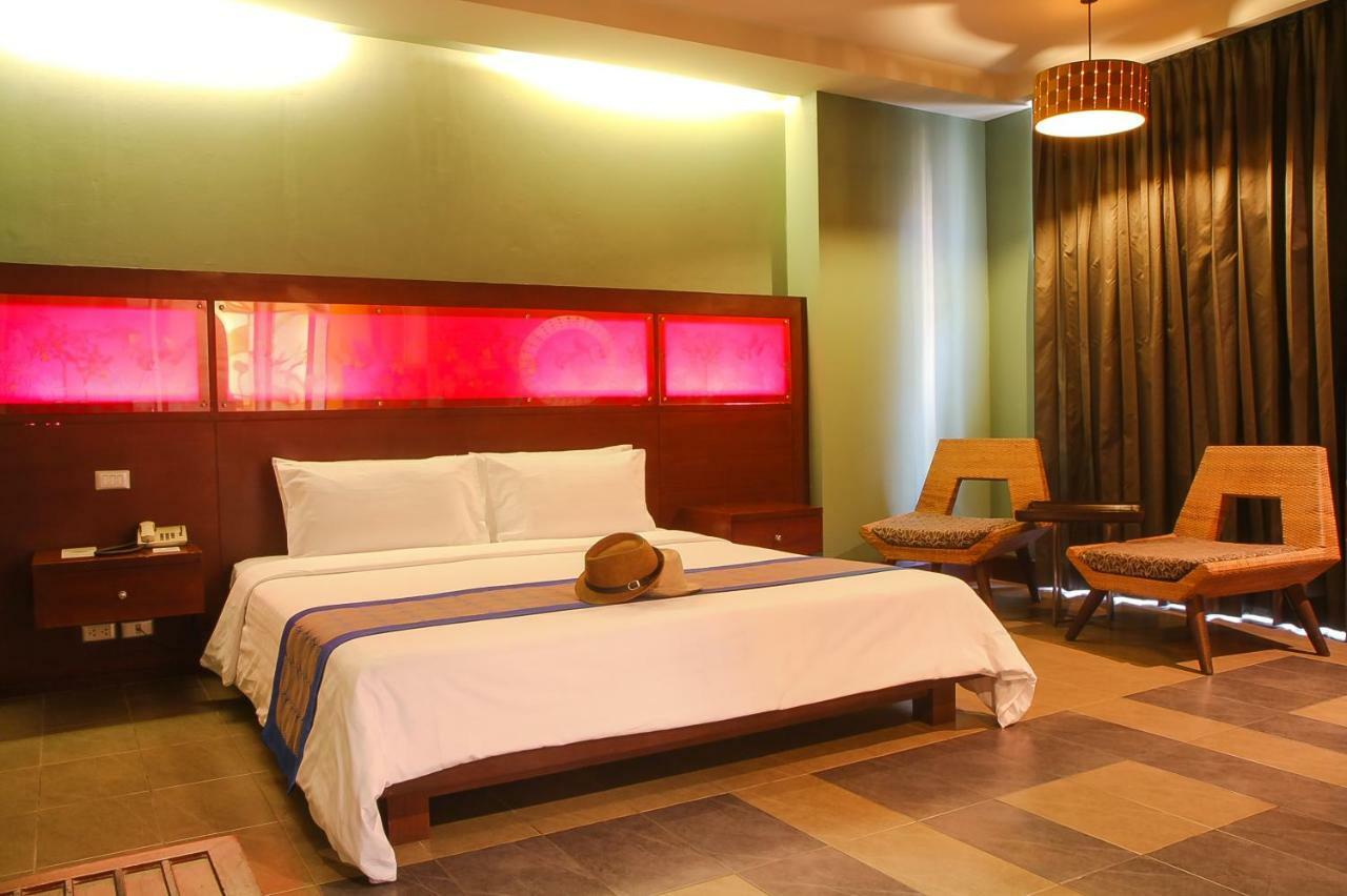 Long Beach Garden Hotel & Pavilions Pattaya Exterior photo